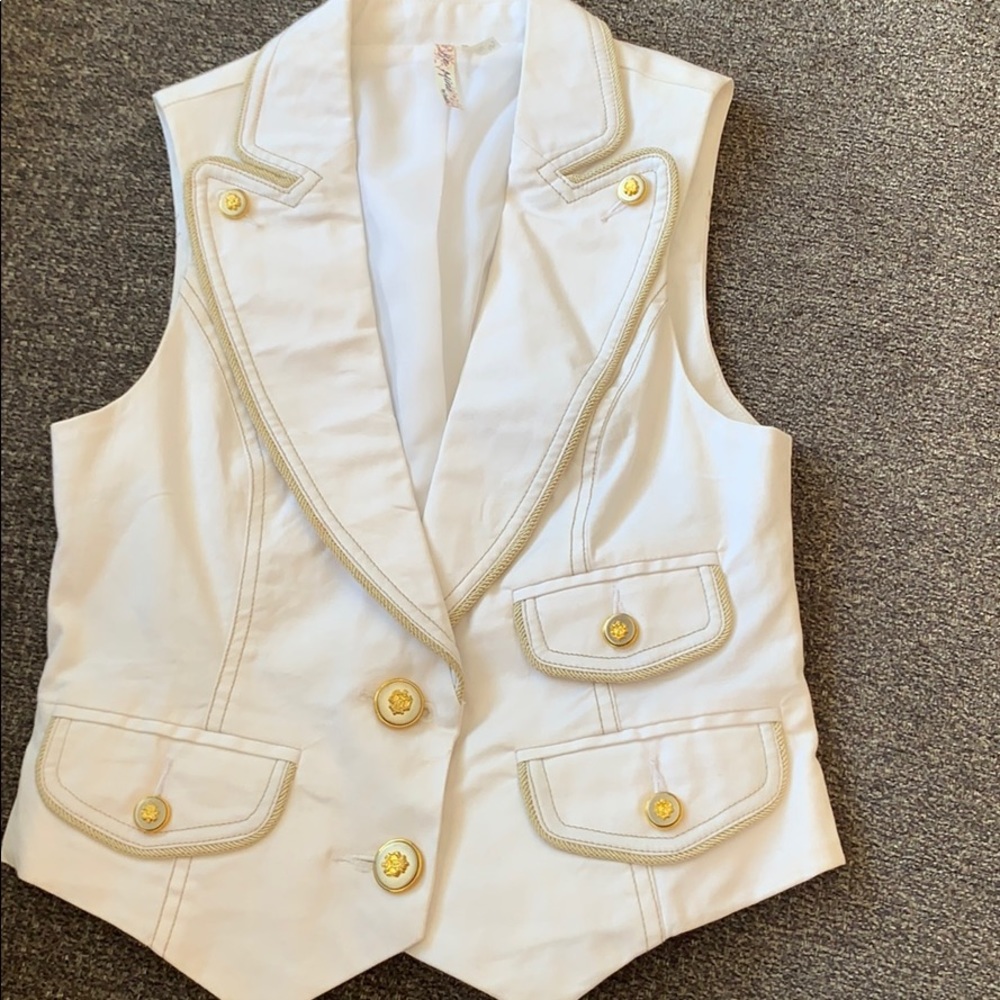 Small white vest new without tag